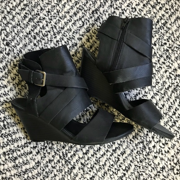 Wedge Sandals with Buckle Detail sz 7..5 - Picture 1 of 3